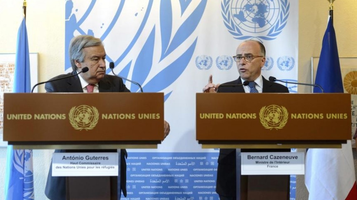 Înaltul Comisar ONU pentru Refugiați, Antonio Guterres, și ministrul francez de Interne, Bernard Cazeneuve/ Sursa foto: Agerpres