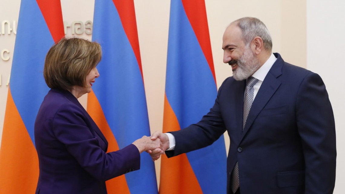 Nancy Pelosi și premierul Armeniei, Nikol Pașinian