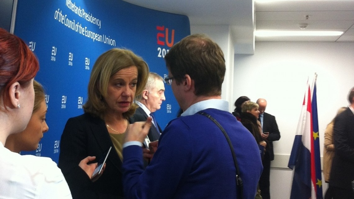 Ambasadorul Stella Ronner-Grubacic, la conferința de presă de la București, 11 ianuarie 2016, organizată pentru a marca preluarea Președinției Consiliului Uniunii Europene de către Țările de Jos