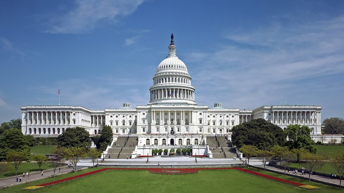 Sursa foto: United_States_Capitol, Public Domain, https://commons.wikimedia.org