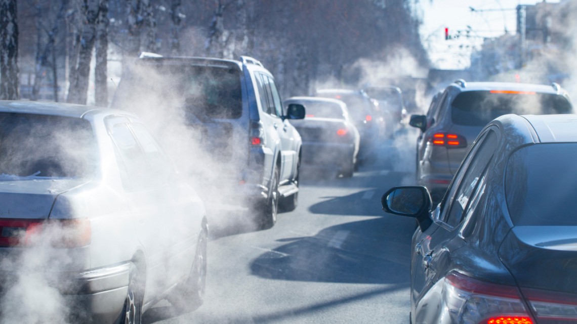 Poluarea aerului, o problemă pentru rezolvarea căreia cetățenii pot veni cu soluții [foto: NadyGinzburg Shutterstock]