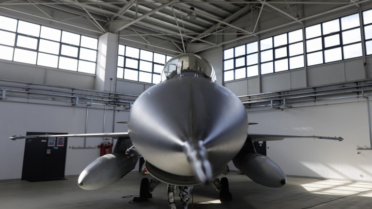Olanda a trimis alte trei aeronave F-16 în România pentru antrenarea piloților ucraineni