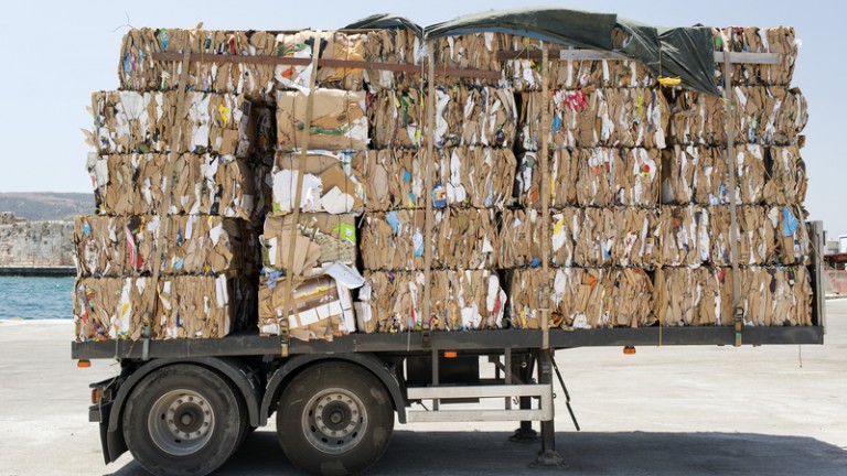 Parlamentul European adoptă noi norme pentru a reduce, refolosi și recicla ambalajele