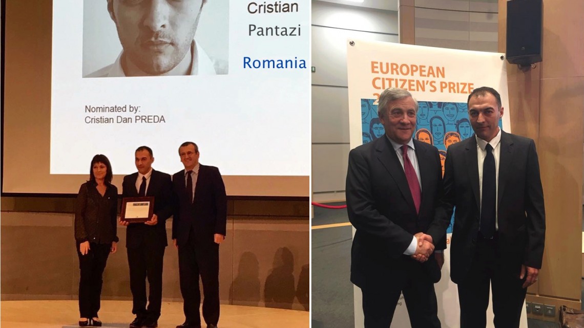 În imaginea din stânga, Cristi Pantazi, alături de europarlamentarul Cristian Preda. În imaginea din dreapta, președintele Parlamentului European, Antonio Tajani, felicitându-l pe unul dintre cei doi laureați români, Cristi Pantazi.