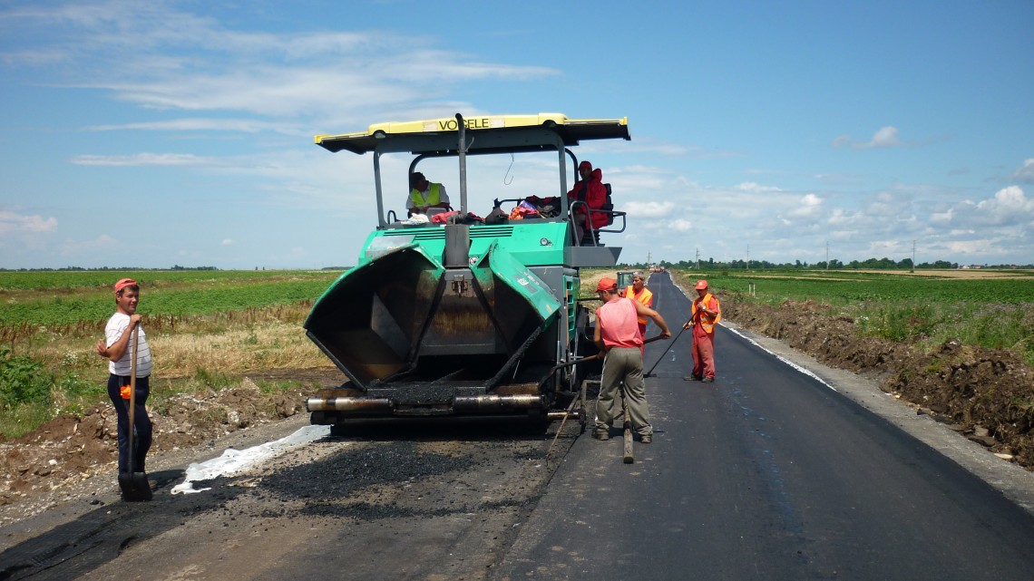 Un utilaj de asfaltare a fost achiziționat din fonduri europene de Tel Drum
